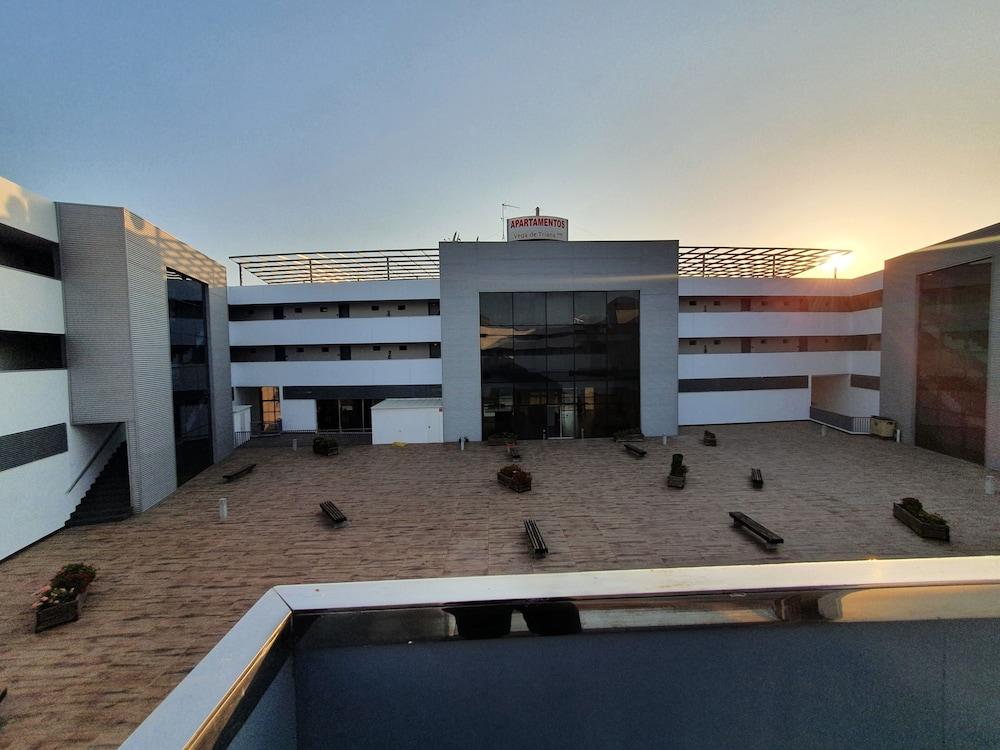 Iberflat Vega De Triana Apartment Camas Exterior photo